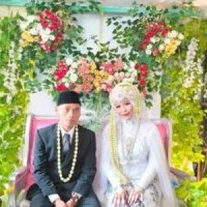 Putri Apriyaningsih profile icon