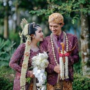 Lutfia Nurul Aini profile icon