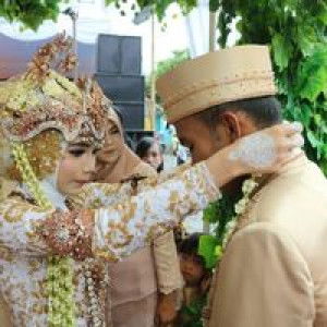 Fitriyani Fitri profile icon