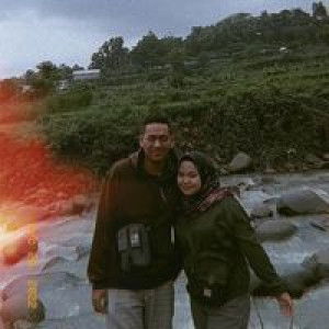 Anis Setyoningrum profile icon