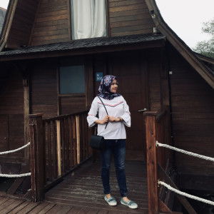 Untari Larissa profile icon