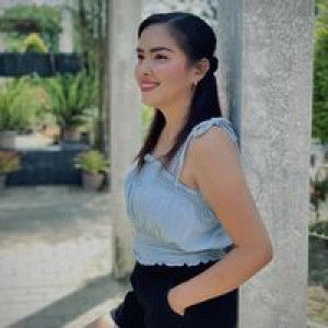 Queenie Rose Amador-Galanaga profile icon