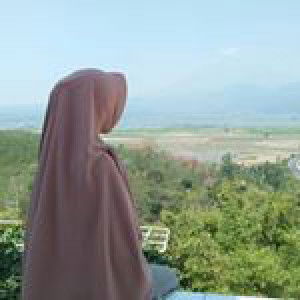 izzah dina profile icon