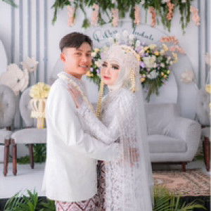 indah fauziah profile icon