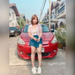 Sirada Khueawan profile icon