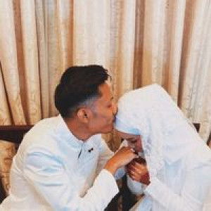 Nur Rianah profile icon