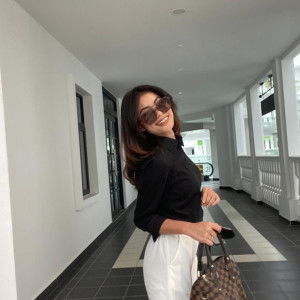 Zety Rosli profile icon