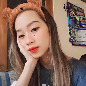 Almira Dewi profile icon