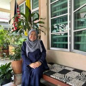 Ilyana Othman Bakar profile icon