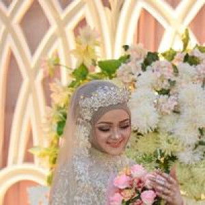 Ade Ayu Mulyani profile icon