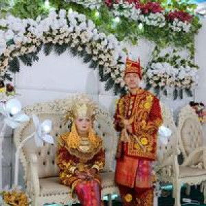 Dewi Anggraini Gun Gun profile icon