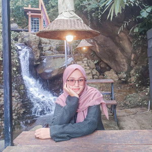 risa fitriyani profile icon