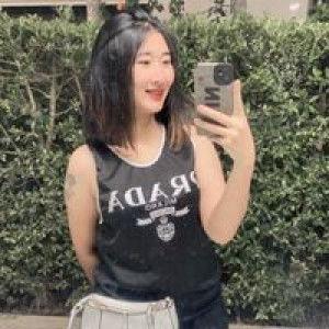 ไม่ต้องพิเศษไปกว่าใคร ขอแค่อย่าไปไหนก็พอ. profile icon