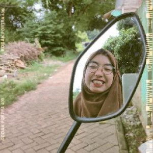 Astuti Lestari profile icon