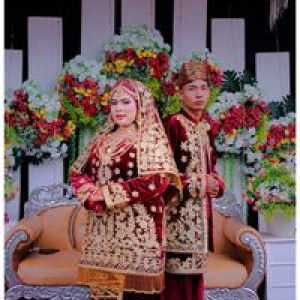 Fitri Wahyuni profile icon