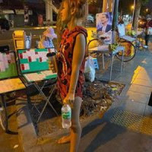 อยู่ไห้เป็น เย็นไห้พอ profile icon