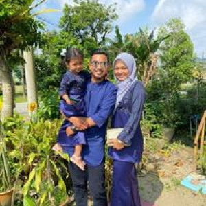 Intan Syahira profile icon