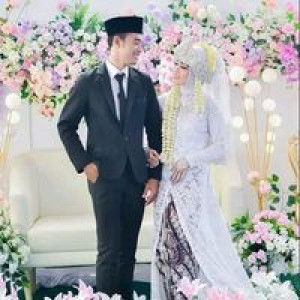 Leni Ariyanti profile icon