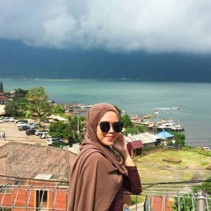 Riza Widari profile icon