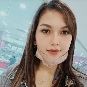 Risma Wati profile icon