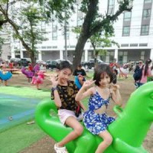 April Lugo profile icon