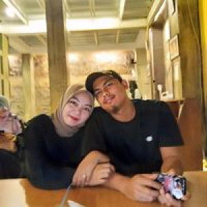 Riena Rahmawati profile icon