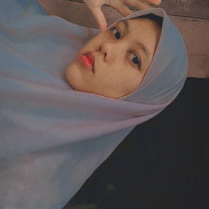 Triana Sari profile icon