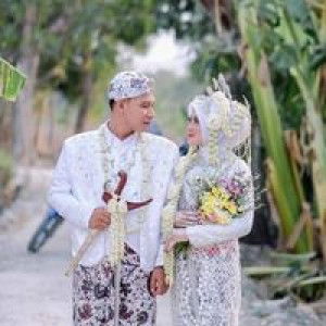 Nian Wahyuni profile icon