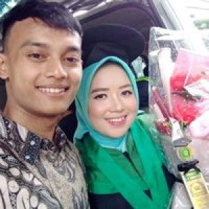 Erni Hermawati profile icon