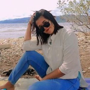 Vhivi Anggraeni profile icon