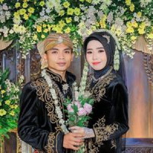 Dhina Arivia profile icon