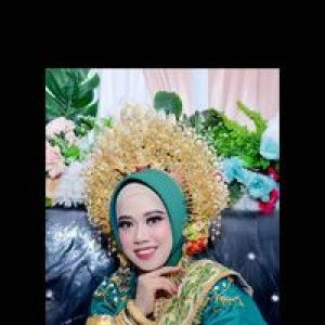 Risna Wati profile icon