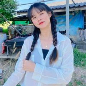 Parichat Poompakwaen profile icon