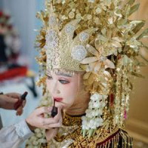 Riski Wahyunii profile icon