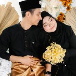 Nona Safarina profile icon