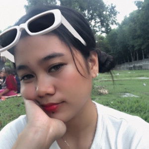 Francia Reyes profile icon