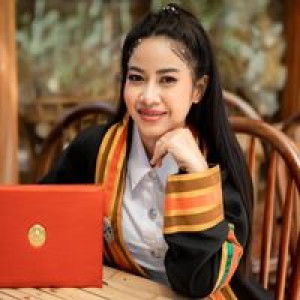 Lisa Waharak profile icon