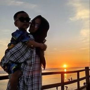 Nur Khasanah profile icon