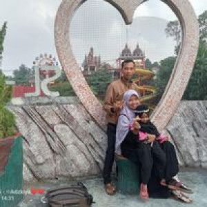 Siti Fathonah profile icon