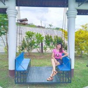 Riza Jane Lingatong profile icon