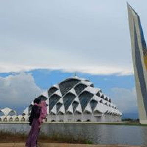 Lulu Nurlaila profile icon