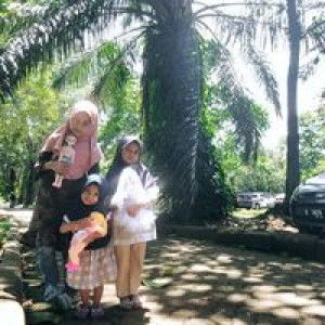 Nur Zaenah profile icon