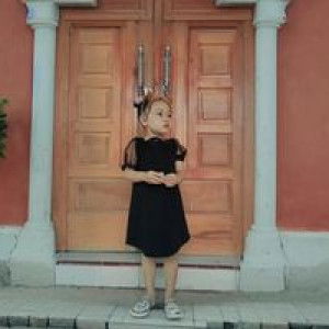 Defi Apriyani profile icon