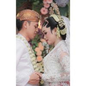 Wiwik Wijayanti profile icon