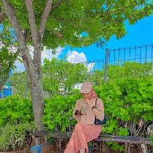 Shely Febri profile icon