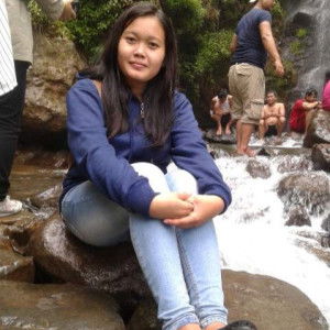 Heni Yulianti profile icon