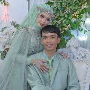 Aizhet S Saftiah Bunga profile icon