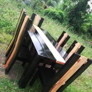 Mad's Furniture profile icon