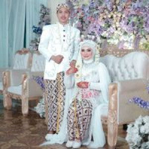 Dian Saputri profile icon