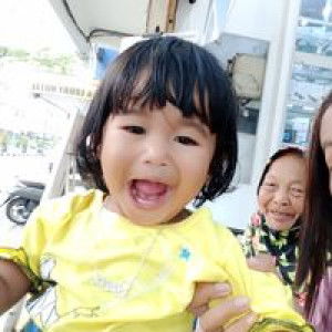 Azura Septiani profile icon